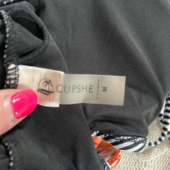 Cupshe Black & White Striped Floral One Piece Swimsuit Women’s Size Medium - Picture 6 of 12